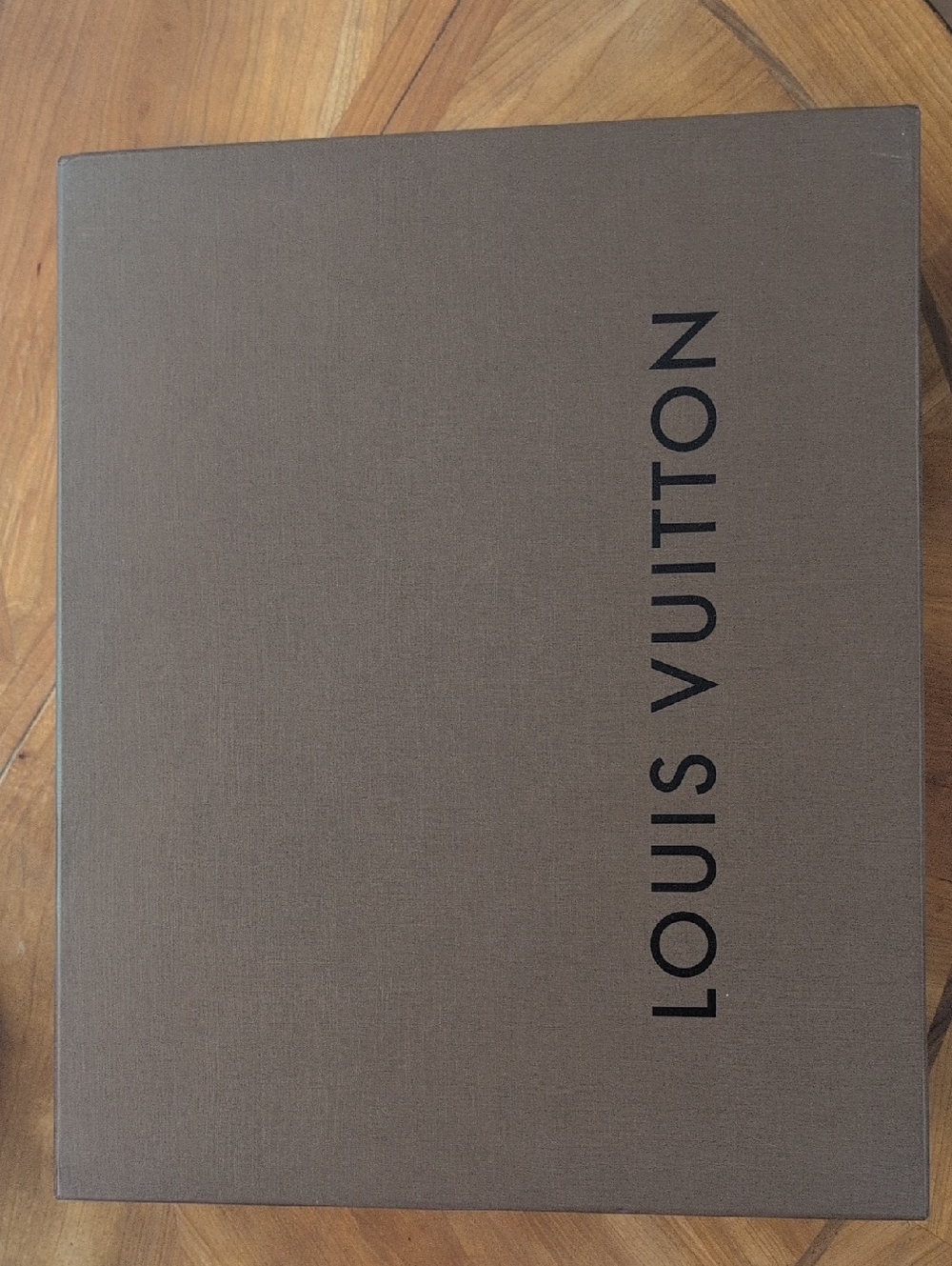 Louis Vuitton Brown Box with Black lettering Logo